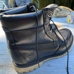 TIMBERLANDS BLACK LEATHER LACE UPS Womens 10, BOOTS great condition,